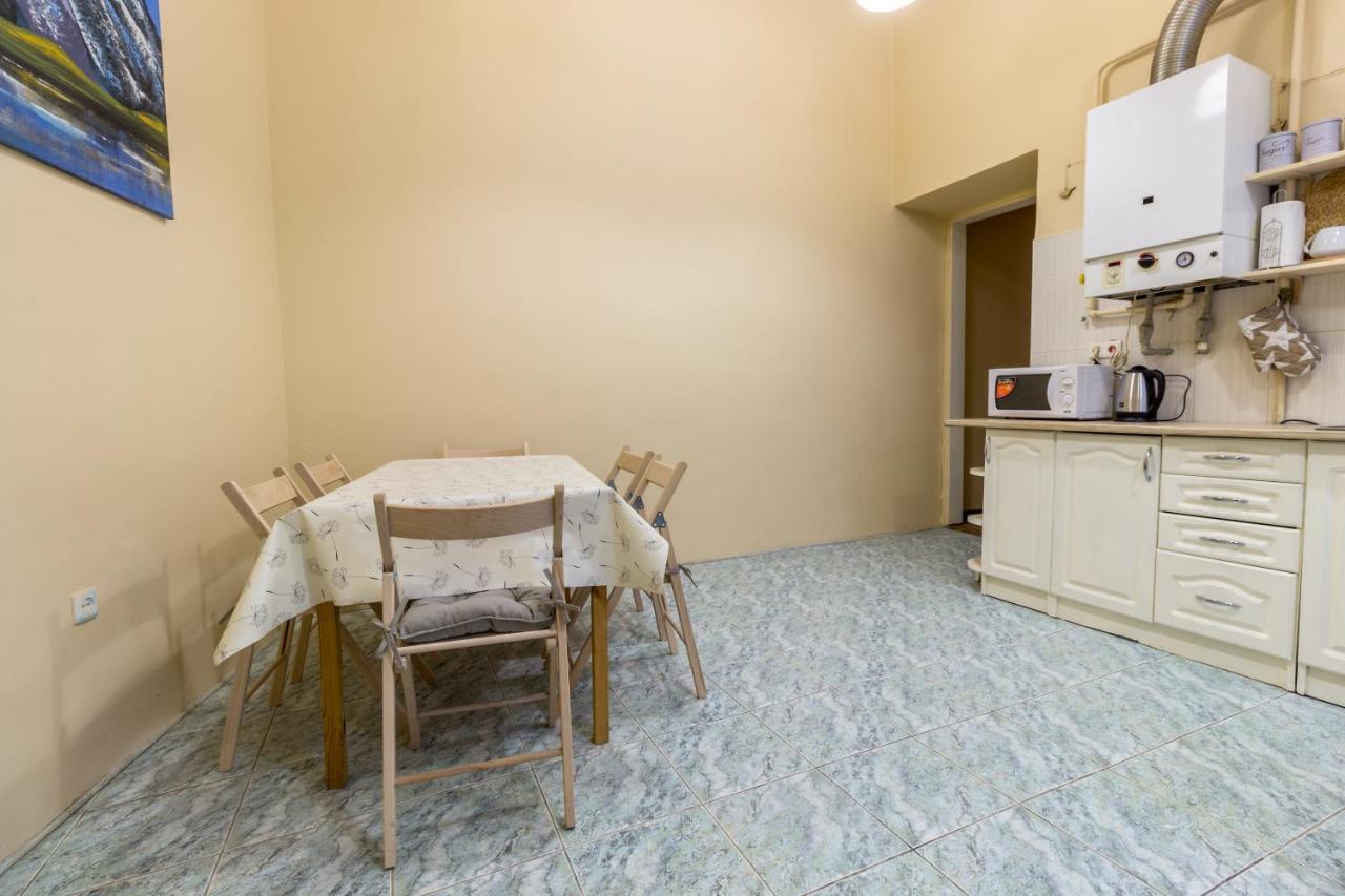 Hostel Best Time Lviv Kültér fotó