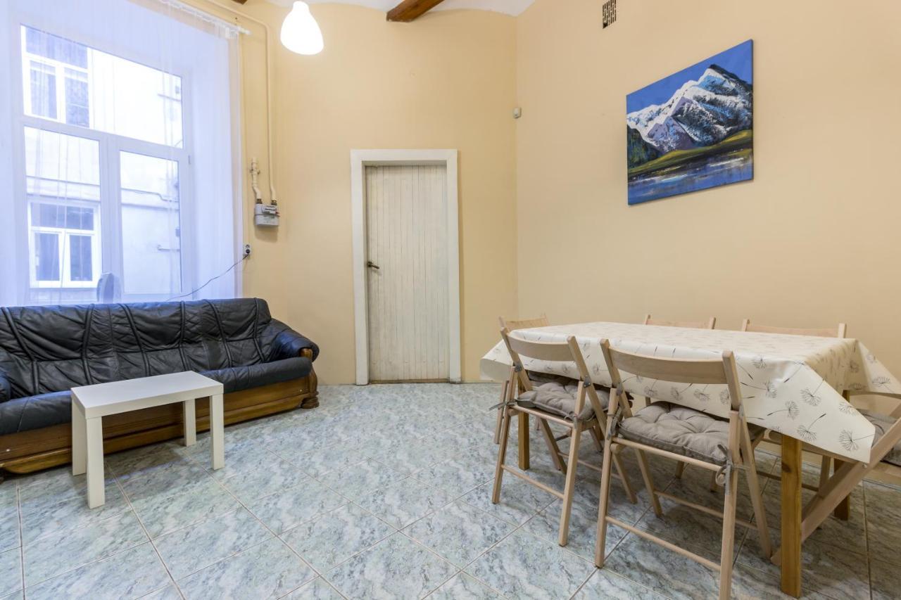 Hostel Best Time Lviv Kültér fotó