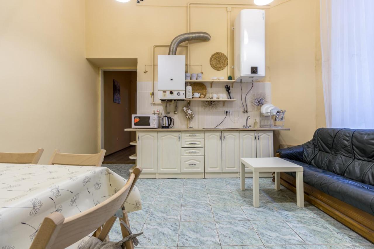 Hostel Best Time Lviv Kültér fotó